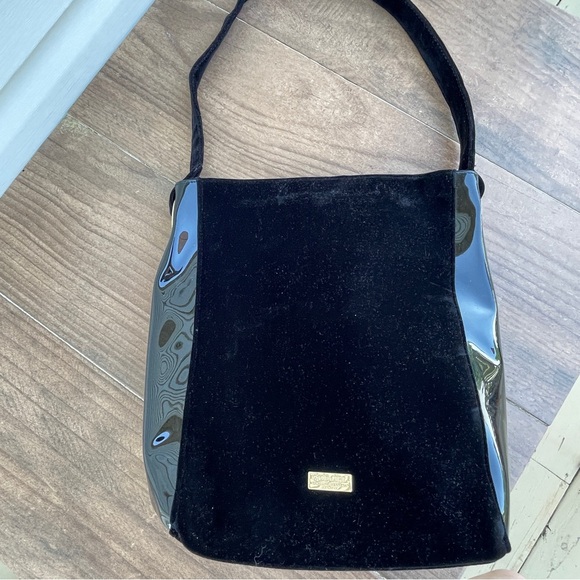 Carolina Herrera Good Girl Black Patent Leather & Velvet Bag/Purse - Picture 2 of 5